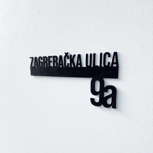 Kućni broj - Crta s natpisom 01